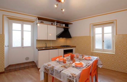 Comero Casa | Preciosa casa de vacaciones con WIFI, TV, balcón, mascotas permitida y aparcamiento