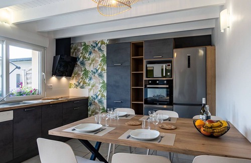 Guisseny Casa | Preciosa casa de vacaciones con WIFI, TV, terraza, mascotas permitida y aparcamiento