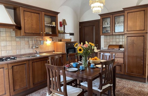 Torrazza Casa | Preciosa casa de vacaciones con WIFI, terraza, mascotas permitida, vista panorámica y aparcamiento