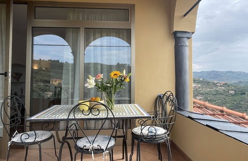 Torrazza Casa | Preciosa casa de vacaciones con WIFI, terraza, mascotas permitida, vista panorámica y aparcamiento