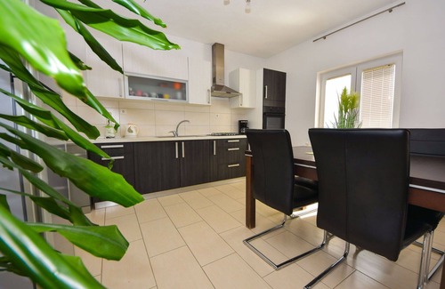 Podgradina Casa | Estupenda casa de vacaciones con WIFI, A/C, piscina privada, TV, terraza y aparcamiento