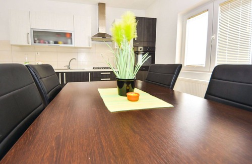 Podgradina Casa | Estupenda casa de vacaciones con WIFI, A/C, piscina privada, TV, terraza y aparcamiento