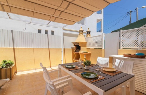 Pera Casa | Preciosa casa de vacaciones con WIFI, A/C, piscina privada, TV, balcón y aparcamiento