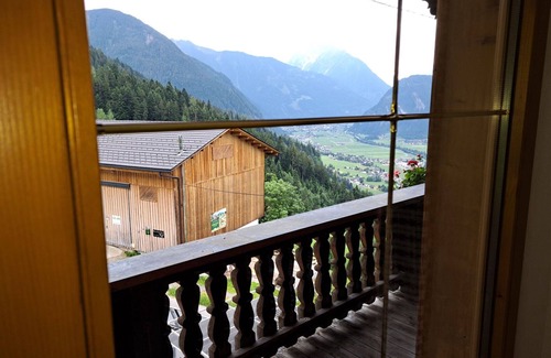Hainzenberg Villa | Preciosa casa de vacaciones para 7 personas con WIFI, TV, balcón y aparcamiento