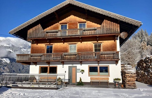 Hainzenberg Villa | Preciosa casa de vacaciones para 7 personas con WIFI, TV, balcón y aparcamiento