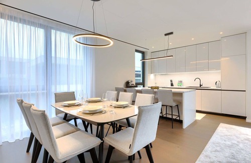 Crveni Vrh Casa | Maravillosa casa de vacaciones para 8 personas con WIFI, jacuzzi, A/C, piscina, TV y terraza