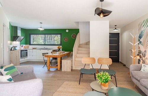 Mimizan Casa | Maravillosa casa de vacaciones para 8 personas con WIFI, A/C, TV, terraza y aparcamiento