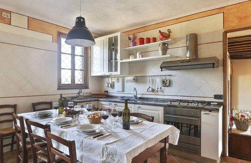Villabuona Villa | Casa de vacaciones con piscina privada, WIFI, TV, veranda, vista panorámica, cerca de Lucca