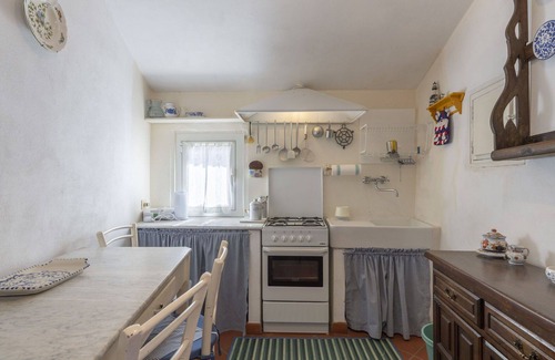 Castellaro Casa | Casa de vacaciones con WIFI, TV, terraza, mascotas permitida, vista panorámica, aparcamiento