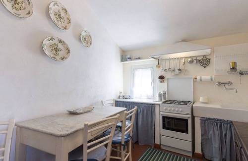 Castellaro Casa | Casa de vacaciones con WIFI, TV, terraza, mascotas permitida, vista panorámica, aparcamiento