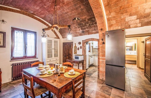 Poggibonsi Villa | Preciosa casa de vacaciones con A/C, WIFI, TV, mascotas permitida, vista panorámica y aparcamiento