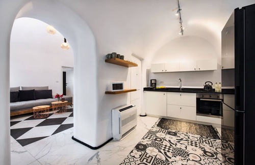 Fira Villa | Stunning Villa, Private hot tub in Thera Santorini