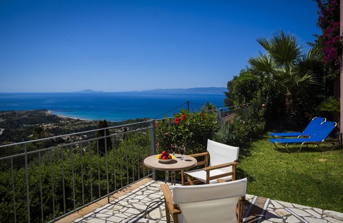 Eleios-Pronnoi Villa | Impresionante villa con vistas al mar, piscina privada, mesa de billar, tenis de mesa