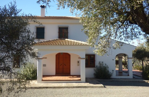 Iznajar Villa | Impresionante villa con piscina privada y vistas a la montaña