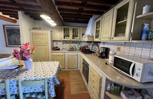 Castelvecchio Villa | Casa de vacaciones con WIFI, piscina privada, A/C, TV, terraza, vista panorámica, cerca de Lucca