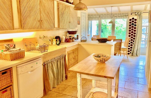 Oppede Casa | Stunning village house far reaching views, in the heart of historic village