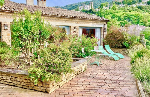 Oppede Casa | Stunning village house far reaching views, in the heart of historic village