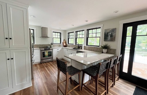 Ludlow Casa | Stunning VT Lakefront and Ski House - Hottub, Fast Wifi, A/C, & Firepit