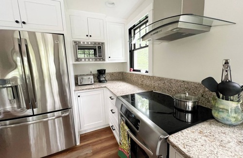 Ludlow Casa | Stunning VT Lakefront and Ski House - Hottub, Fast Wifi, A/C, & Firepit