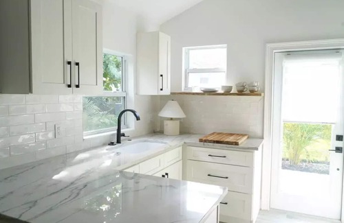 Poiciana Park II Casa | Stunning W Palm Beach Home and Guesthouse