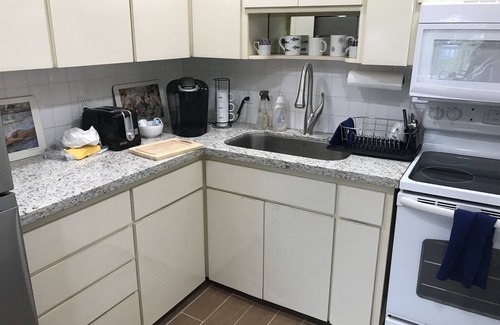 Coral Ridge Apartamento | STUNNING WATERFRONT 2 BEDROOM BEAUTY. CLOSE TO EVERYTHING.