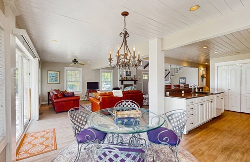 Sea Trail Casa | Stunning waterfront coastal home close to the beach and local attractions