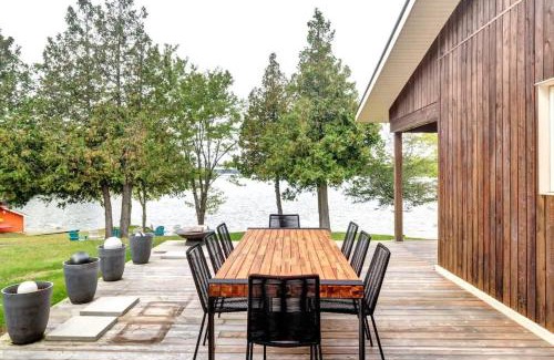 Leeds and the Thousand Islands Casa | Stunning waterfront escape with European flair