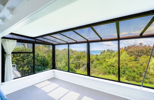 Bucklands Beach Casa | Stunning Waterfront Villa in Bucklands Beach