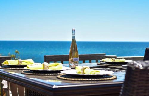 South Wellfleet Casa | Stunning Waterfront Views Beach steps away