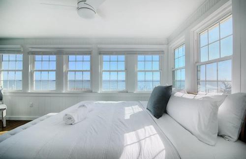 South Wellfleet Casa | Stunning Waterfront Views Beach steps away
