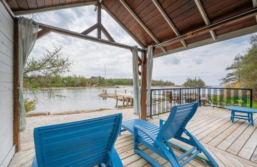Stokes Bay Casa | Stunning Waterfront W Spa Dog Run