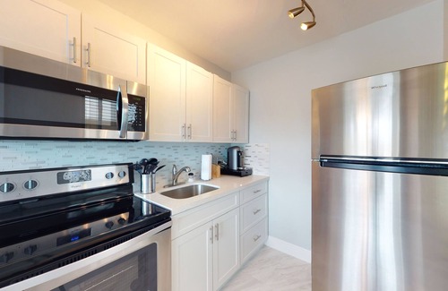 Hendricks and Venice Isles Condominio | Stunning Waterview Condo Steps from Fort Lauderdale Beach & Las Olas Blvd
