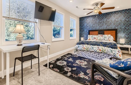 Ellicott City Casa | STUNNINGLY SPACIOUS 2B2B HOUSE WITH PARKING
