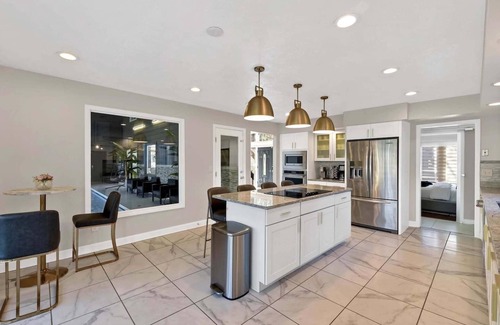 Willoughby Hills Casa | Stupendous Home Retreat with Indoor Pool & Outdoor Hot Tub, Sauna, In the Woods