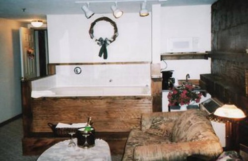 Fiskdale Casa | Sturbridge Country Inn