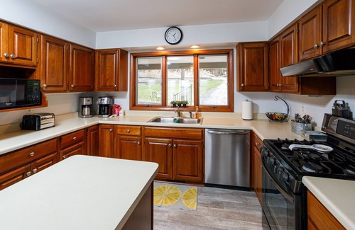 Sturgeon Bay Cabina | Sturgeon Bay Waterfront home- Second Story deck for sunsets!
