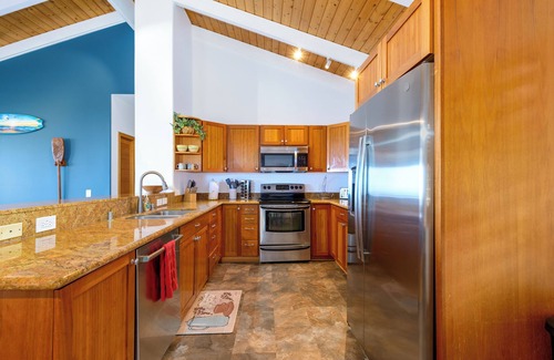 Kona Palisades Casa | STVR Home - Kona’s Cozy Retreat - 4Bd/3Bath/Sleep 12/Pool with AC