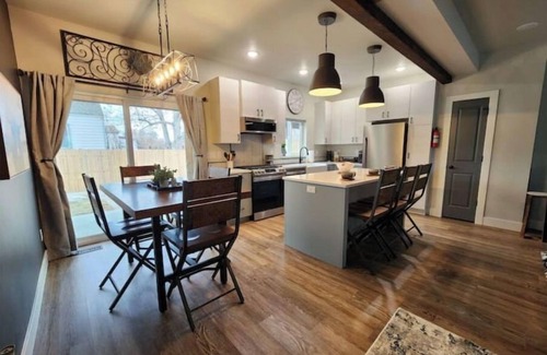 Helena Casa | Style and comfort in Helena! Easy access to any part of Helena. No cleaning fees