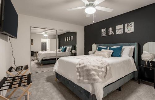 Los Feliz Apartamento | Style, Peace, Comfort in N Hollywood Next to Burbank Free Indoor Parking and Wifi