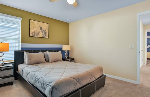 Loughman Cama Y Desayuno | Styled Bedrooms in a Resort