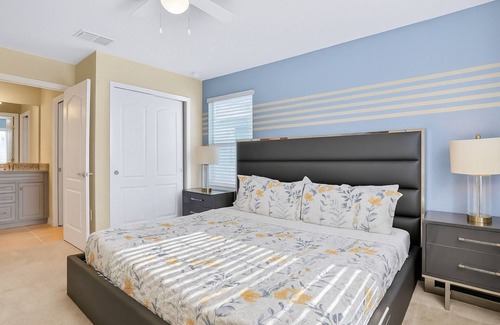 Loughman Cama Y Desayuno | Styled Bedrooms in a Resort