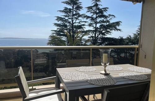 Cannes La Bocca Condominio | Stylische Wohnung mit Traumblick! 5 Min vom Strand und Innenstadt Entfernt!