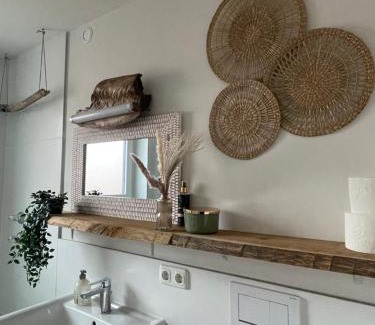 Gersthofen Apartamento | Stylisches Apartment mit Dachterrasse und Whirlpool