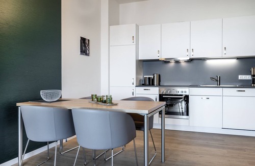 Wismar Apartamento | Stylisches Hafenapartment mit Balkon, Wlan, Saunanutzung und Tollem Hafenblick