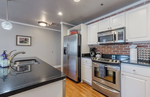 Greenville Downtown Apartamento | 1/2 cuadra de la calle principal en el corazón del centro de la ciudad