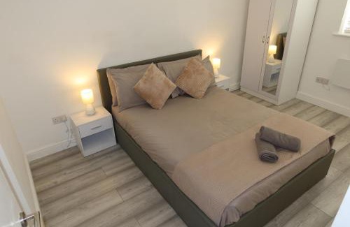 Tea Green Apartamento | Stylish 1 Bed Apt 4 Min to Airport WiFi & Parking