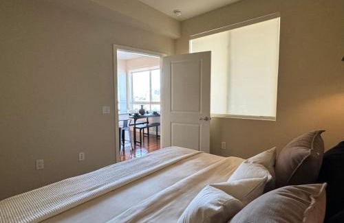 Mid-Wilshire Apartamento | Stylish 1 Bedroom Apartment in LA with Free Parking - 10 Minutes away from Ceders Sinai