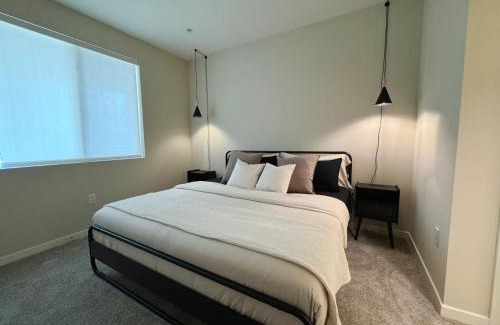 Mid-Wilshire Apartamento | Stylish 1 Bedroom Apartment in LA with Free Parking - 10 Minutes away from Ceders Sinai
