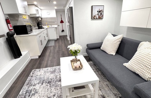 Runnymede Apartamento | Stylish 1 Bedroom Apartment close to Bloor West Village