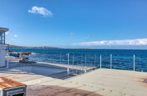 Bugibba Apartamento | Stylish 1-Bedroom Studio Bay Square 3